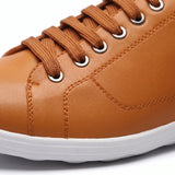 Baskets urbaines au style épuré | Marche au quotidien