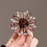 Broche florale aux lignes géométriques | Personnaliser une tenue
