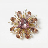 Broche florale aux lignes géométriques | Personnaliser une tenue