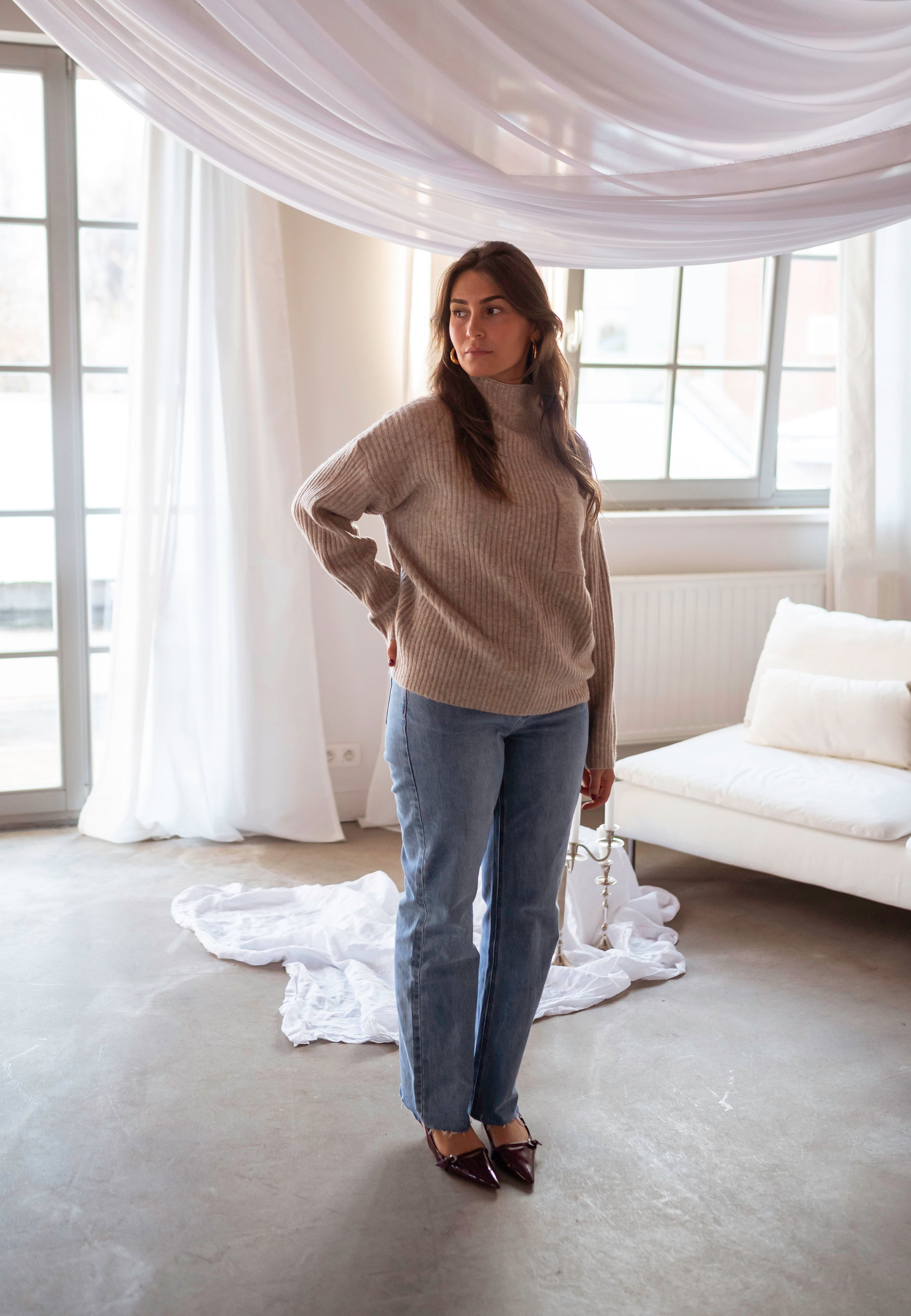 Pull oversize femme à col montant | Sorties en ville