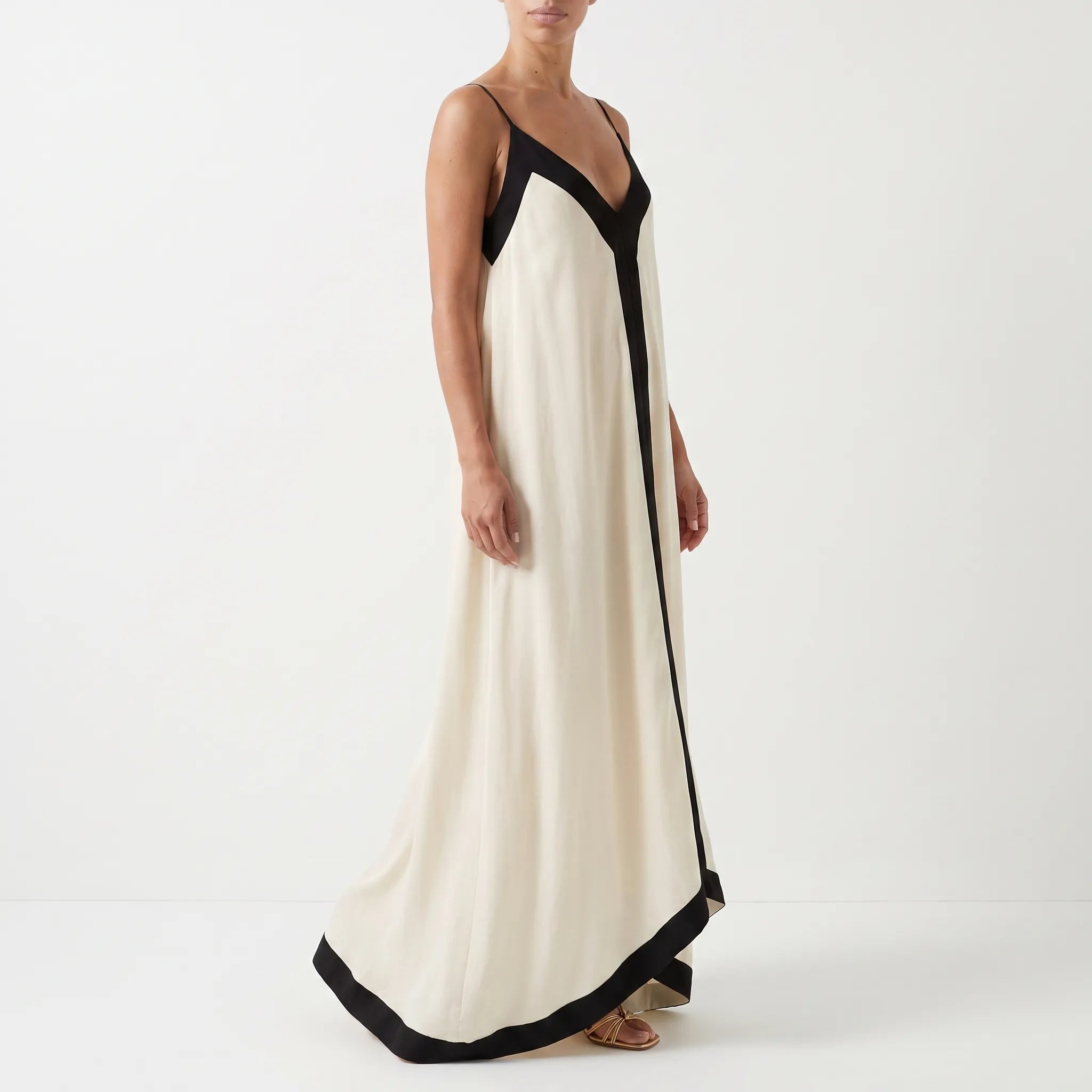 Robe longue femme à coupe fluide et aérée | Sorties estivales