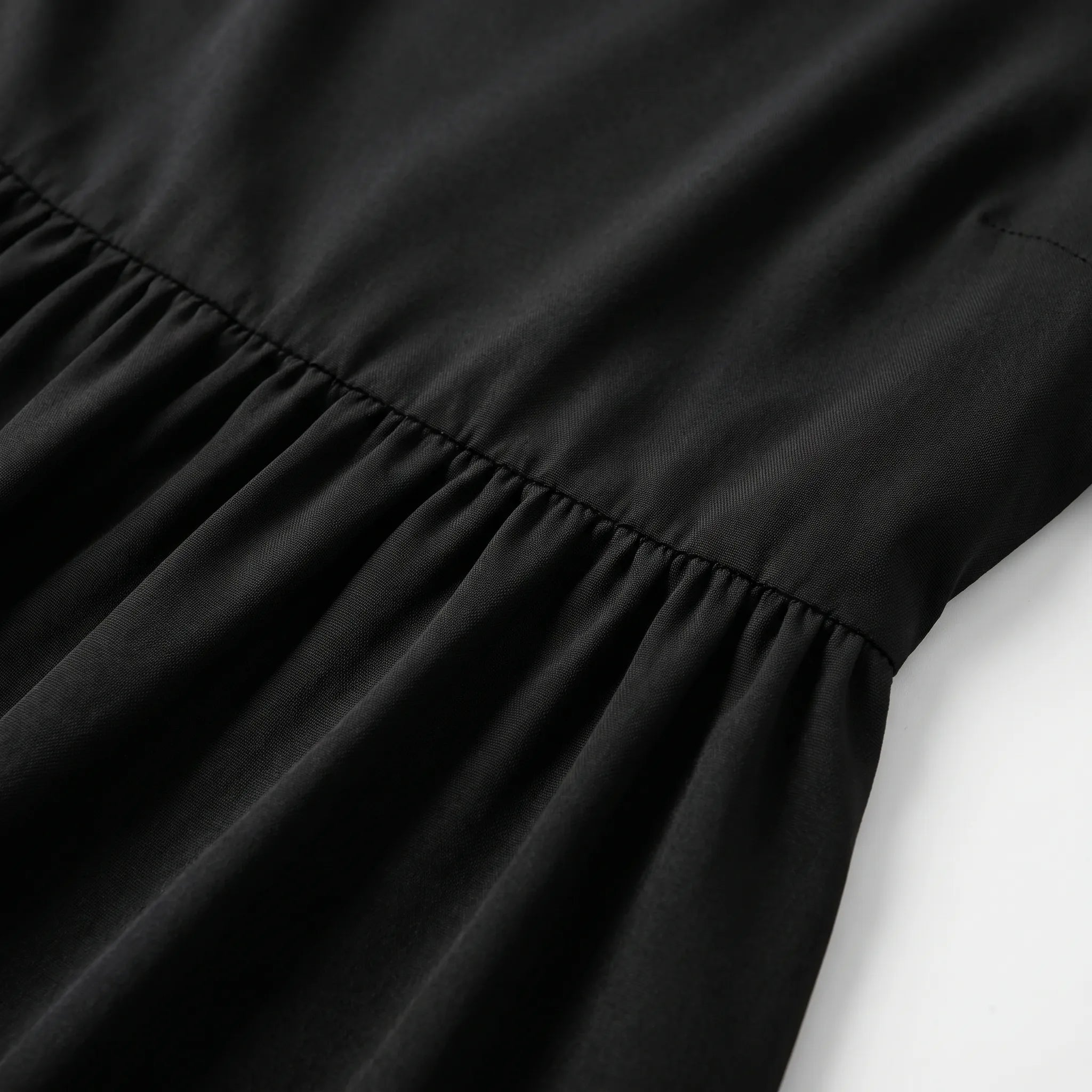 Robe noire midi à taille haute | Sorties décontractées
