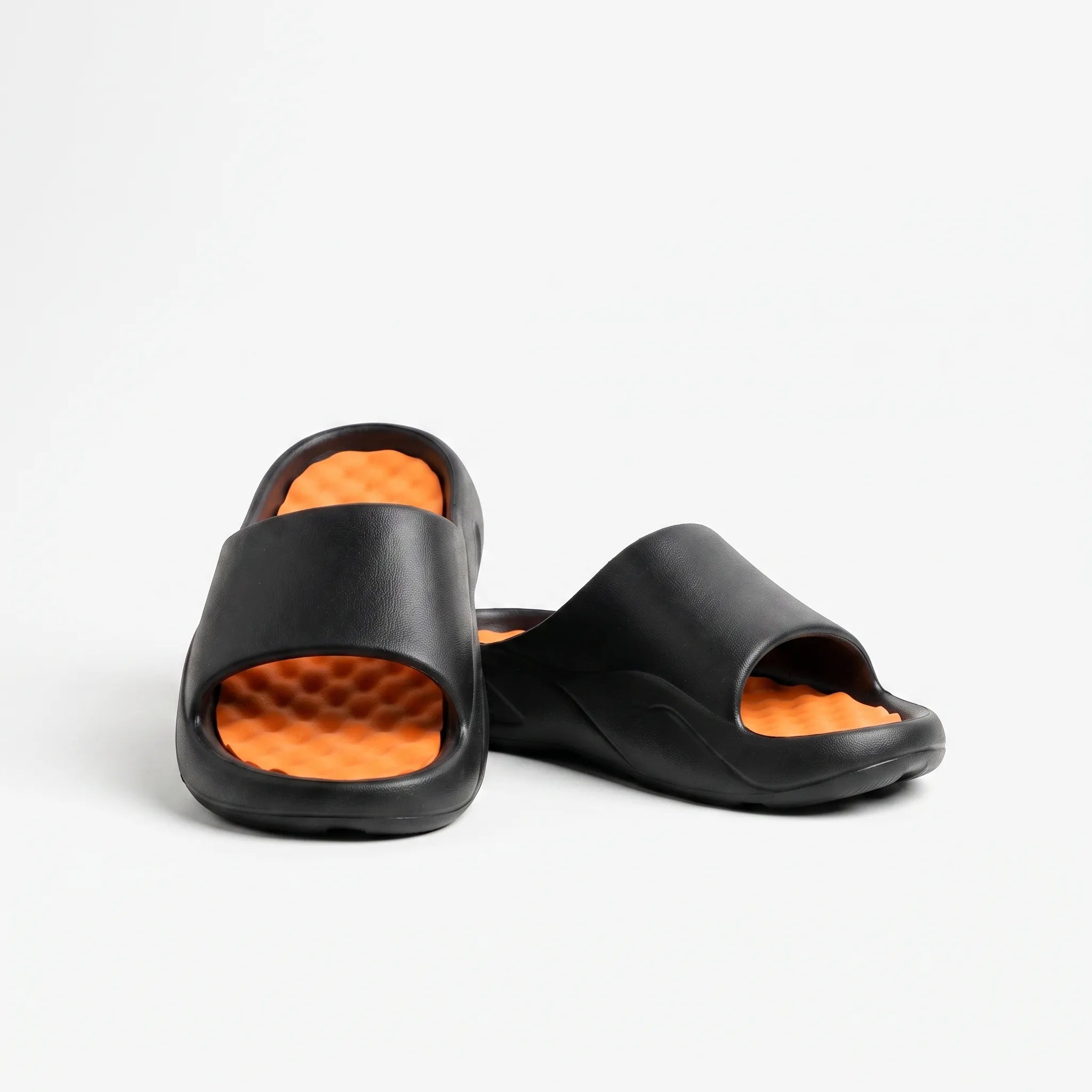 Chaussures ouvertes estivales style claquettes | Détente à domicile