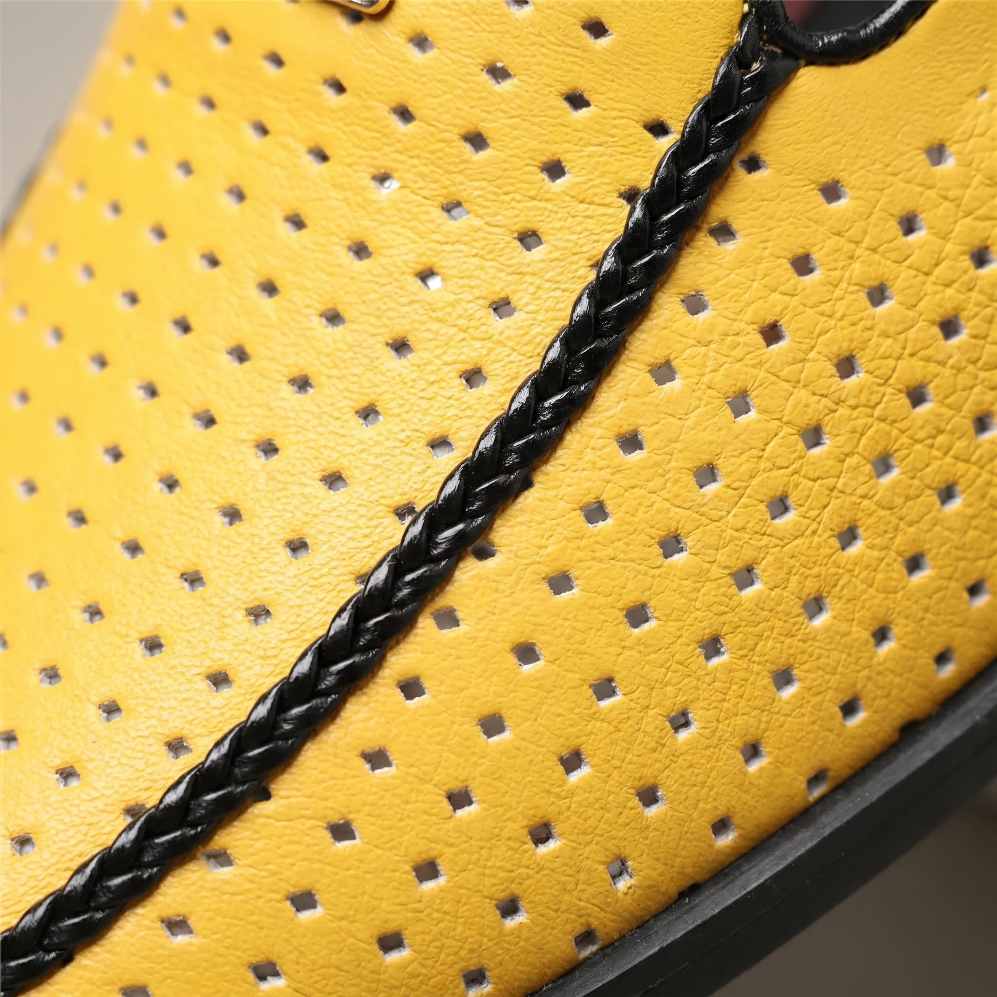 Mocassin mule perforé à dos ouvert | Sorties estivales