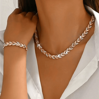 Parure de bijoux à motif végétal | Sublimer une tenue