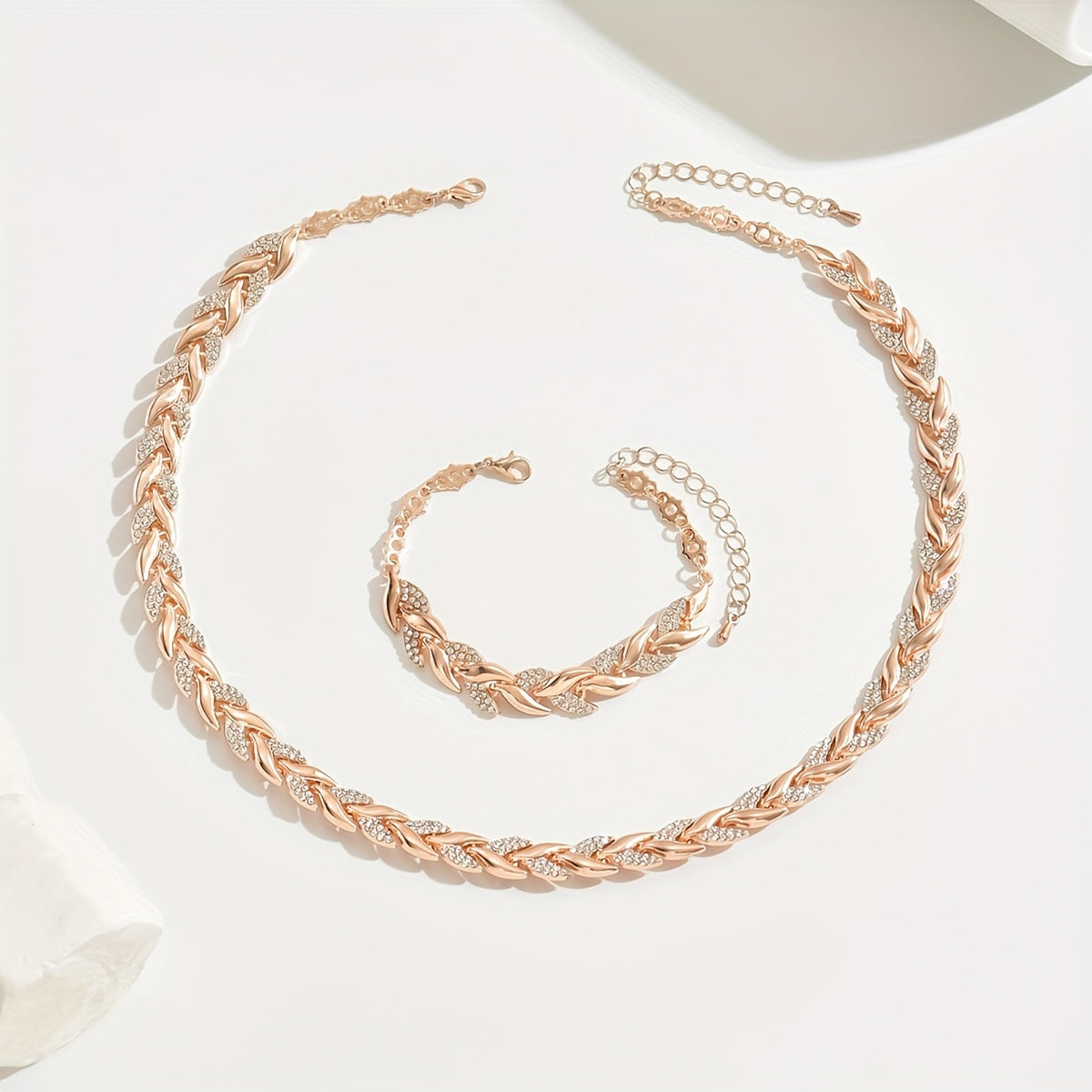 Parure de bijoux à motif végétal | Sublimer une tenue