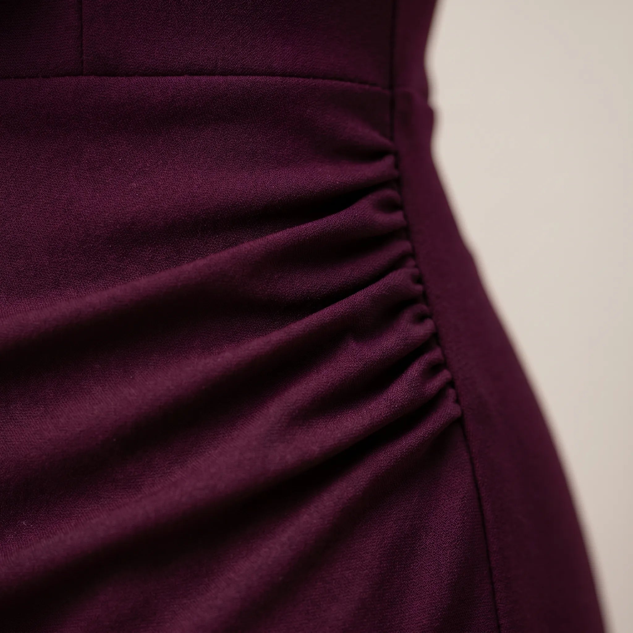 Robe midi chic ajustée | Réunions professionnelles